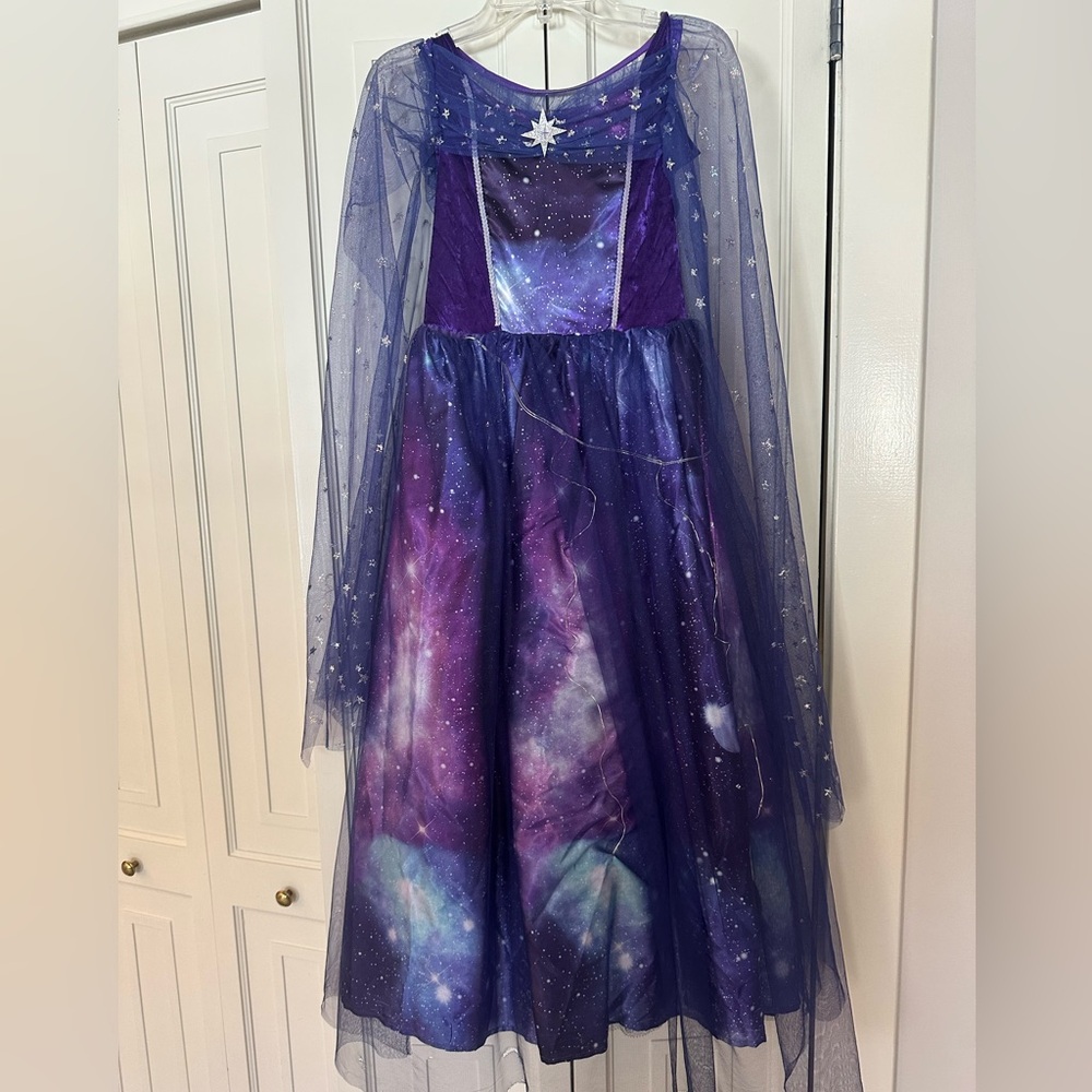 Girls size 7/8 Halloween costume Stunning- lights up!! dress. Moon goddess.